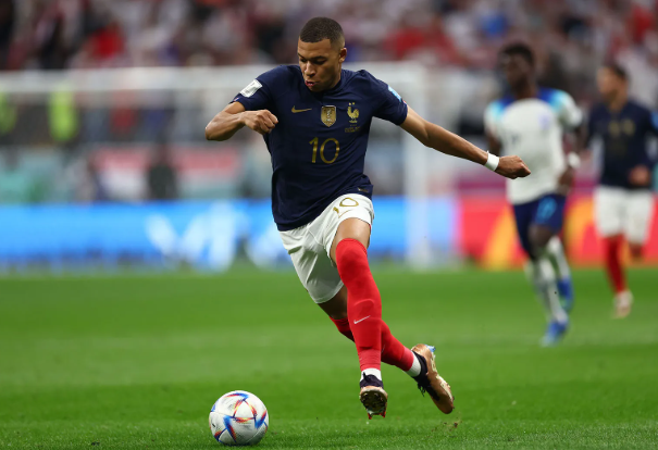 นักฟุตบอลที่มีพลังยิงสูงที่สุดใน FIFA 25