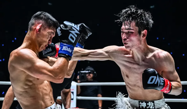 Tawanchai PK Saenchai Kickboxing Return