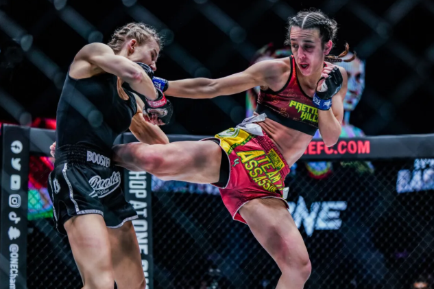 Female Muay Farang Fighters